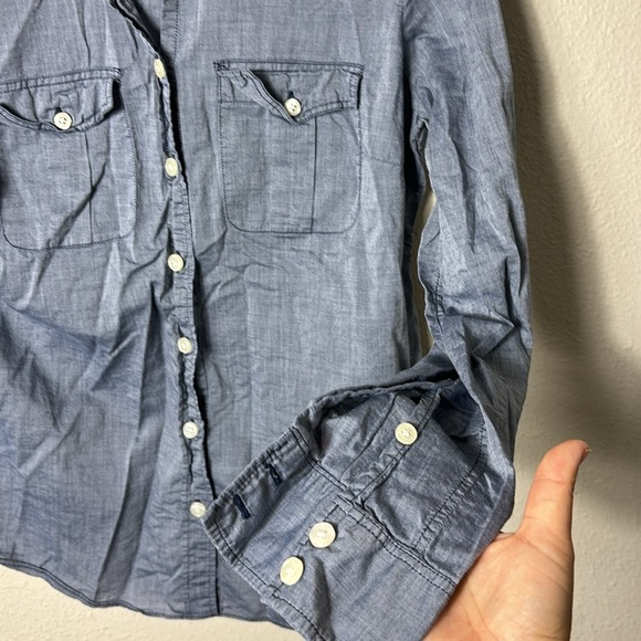 J. Crew The Perfect Shirt Chambray Long Sleeve Button-Down Shirt size small - Picture 3 of 7